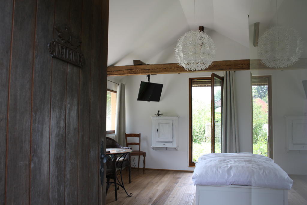 Ofenhaus Villa Муртен Стая снимка